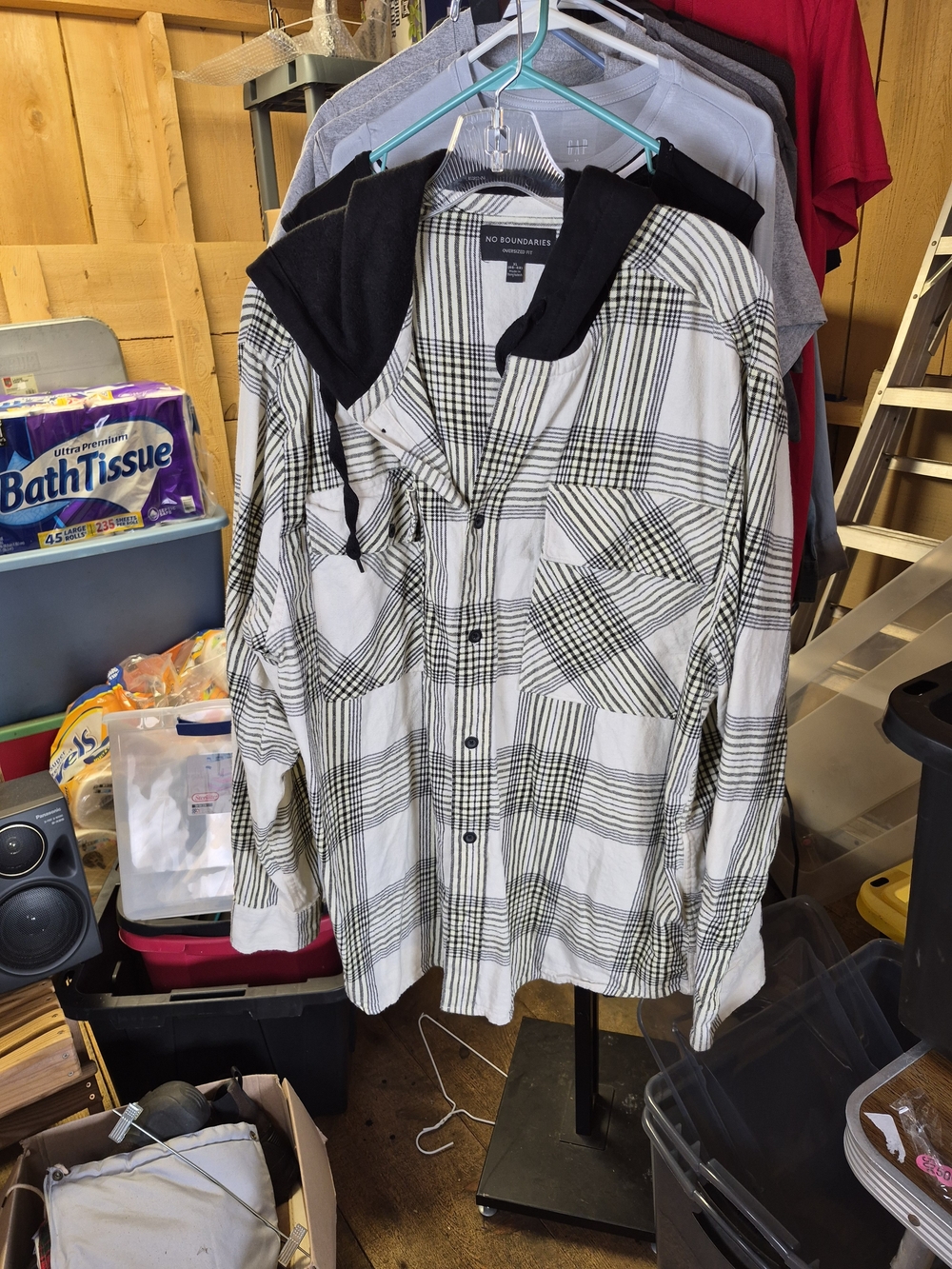 No Boundaries Black & White Plaid Hooded Shirt Jacket Bin 52